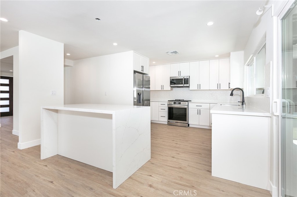 MLS #SR25236833 image #9