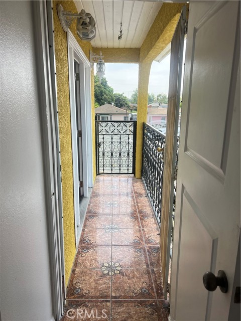 231 E 88th Place, Los Angeles CA: https://media.crmls.org/medias/3ff4778a-94cc-4c19-bb71-2505b9934cf1.jpg