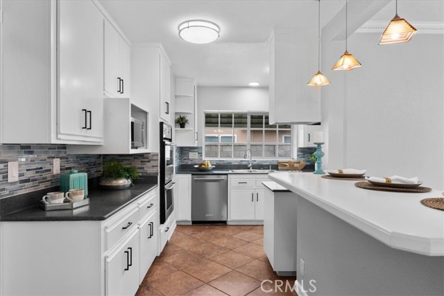 Detail Gallery Image 8 of 34 For 1366 E Louisa Ave, West Covina,  CA 91790 - 4 Beds | 2 Baths