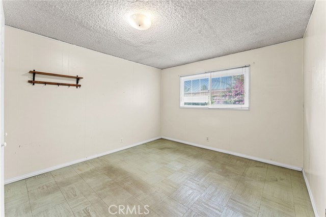 1045 Cathedral Way, Pomona CA: https://media.crmls.org/medias/3ff4ec4c-56d4-4bb7-b3d3-11c2b9036d5d.jpg