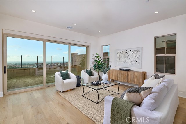 Detail Gallery Image 21 of 52 For 103 Oakstone, Irvine,  CA 92618 - 4 Beds | 3 Baths