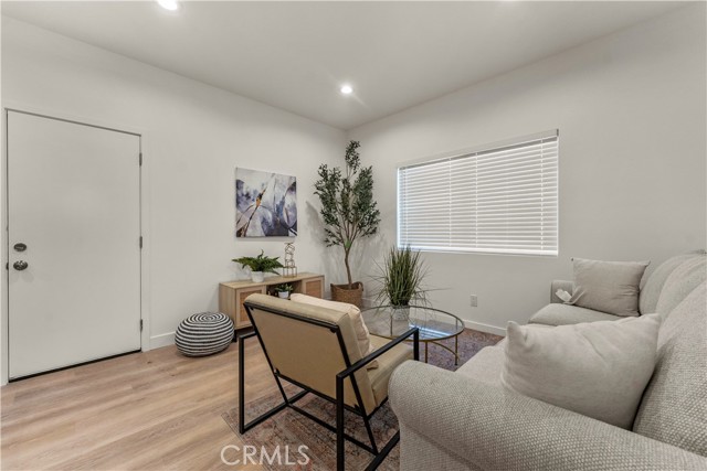 Detail Gallery Image 4 of 14 For 10695 Mckeen St, Garden Grove,  CA 92843 - 4 Beds | 2 Baths