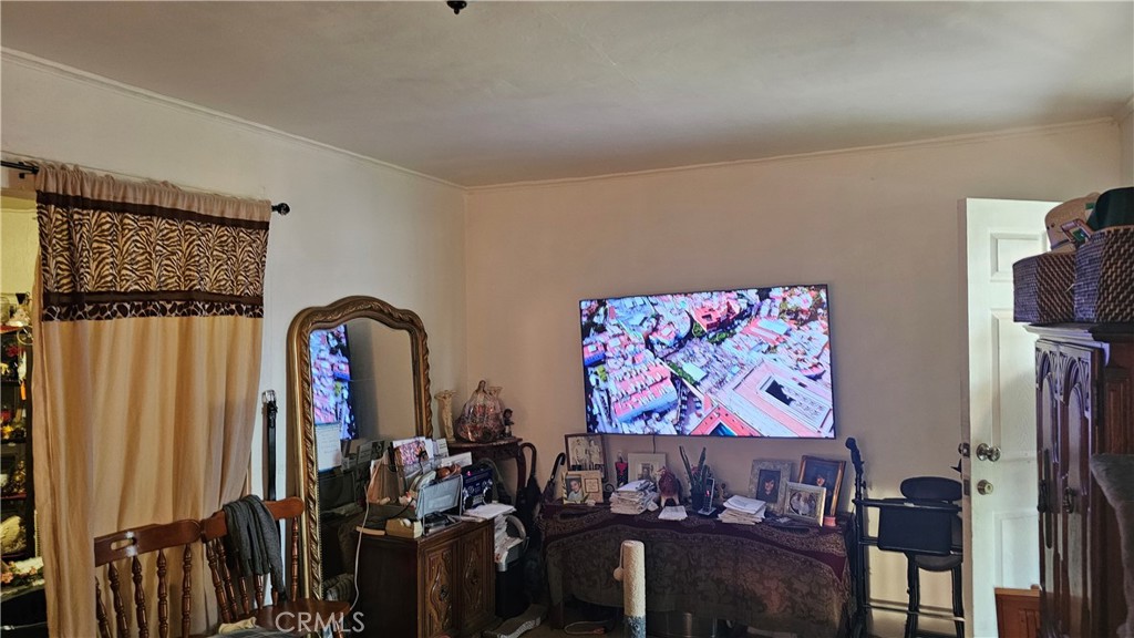 https://media.crmls.org/medias/3ff55c20-22f6-4b06-b707-8d7a2c095990.jpg?preset=X-Large