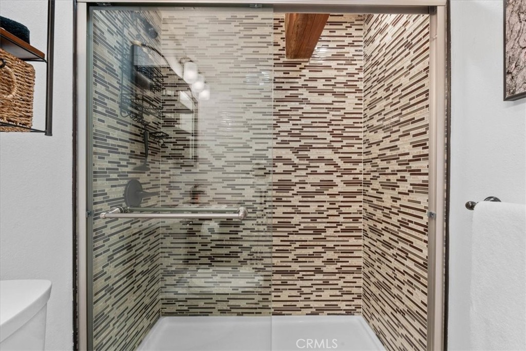 https://media.crmls.org/medias/3ff5db62-a39e-48d3-9b7d-c14da23d6a11.jpg?preset=X-Large