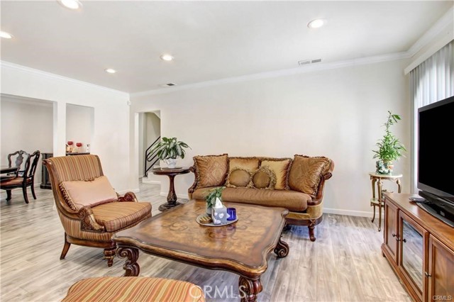 Detail Gallery Image 5 of 37 For 14349 Tiara St, Sherman Oaks,  CA 91401 - 6 Beds | 4/1 Baths