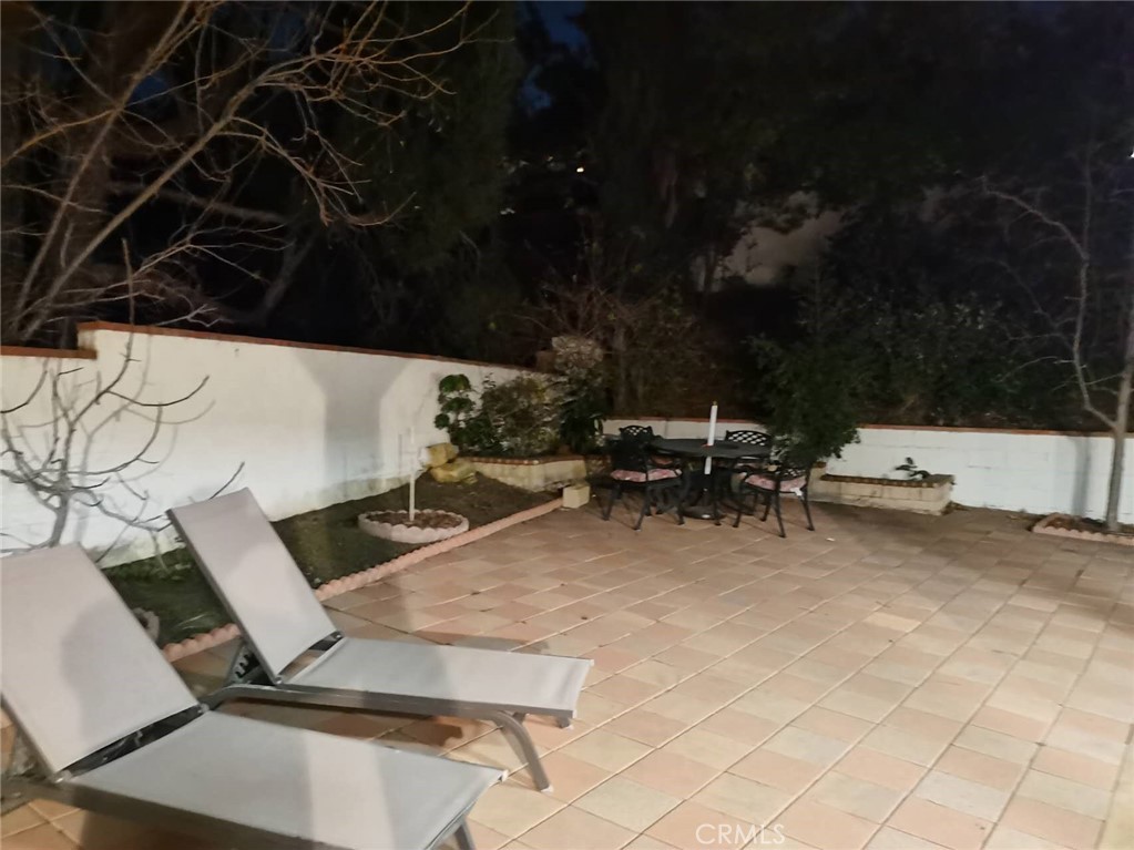 https://media.crmls.org/medias/3ff6df06-db0c-4c0f-8085-378cc0427fdb.jpg?preset=X-Large