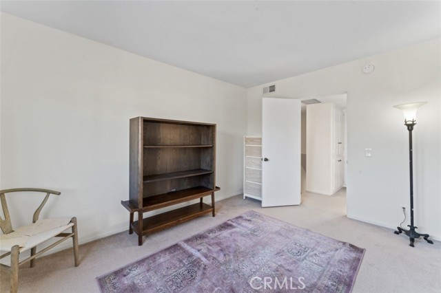 Detail Gallery Image 10 of 11 For 6232 Nita Ave #1/2,  Woodland Hills,  CA 91367 - 2 Beds | 2/1 Baths