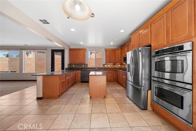 Detail Gallery Image 14 of 55 For 14584 Sleepy Creek Dr, Corona,  CA 92880 - 6 Beds | 3/1 Baths