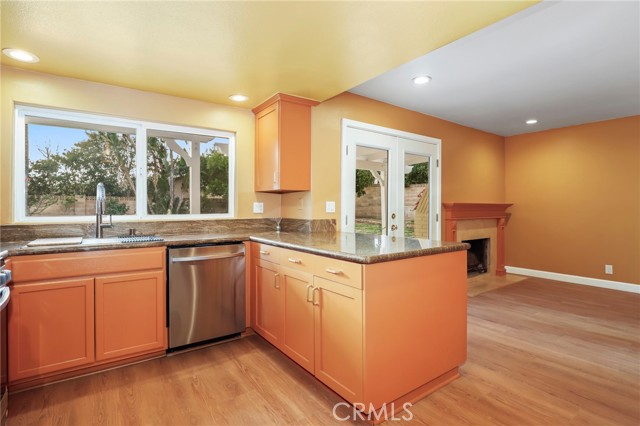 Detail Gallery Image 10 of 43 For 11001 Limerick Ave, Chatsworth,  CA 91311 - 4 Beds | 2/1 Baths