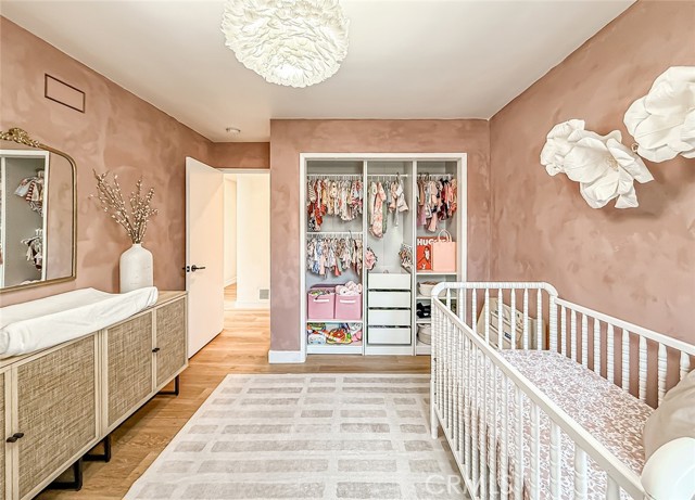 Detail Gallery Image 17 of 54 For 22245 Welby Way, Woodland Hills,  CA 91303 - 4 Beds | 3 Baths