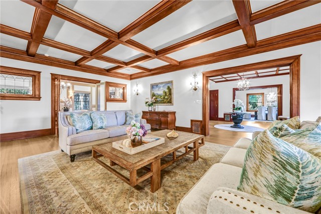 1215 Wentworth, Pasadena CA: https://media.crmls.org/medias/3ff82292-f5e2-4b77-9c1f-be2ee17ce44c.jpg