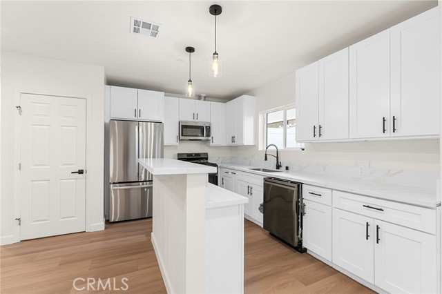 Detail Gallery Image 14 of 34 For 902 W Hert St, Colton,  CA 92324 - 4 Beds | 2/1 Baths