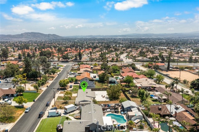 11911 Ivy Lane, Moreno Valley CA: https://media.crmls.org/medias/3ff970ed-6e6f-4f9a-b9e3-343d1ffd2800.jpg