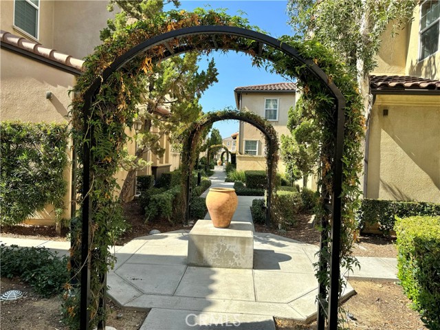 Detail Gallery Image 2 of 36 For 231 W Cork Tree, Orange,  CA 92865 - 3 Beds | 2/1 Baths