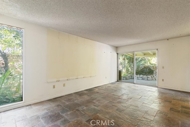 19259 Ludlow St., Porter Ranch CA: https://media.crmls.org/medias/3ff98820-4964-4dfe-9d00-4cdeb3210eb7.jpg