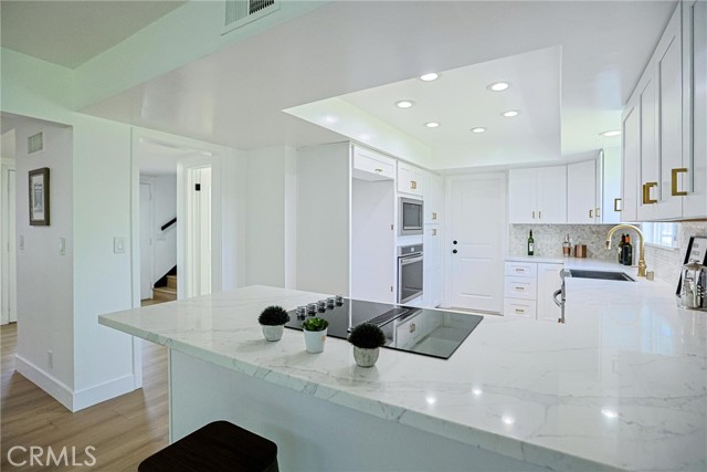 Detail Gallery Image 6 of 40 For 2102 Mignon, Placentia,  CA 92870 - 5 Beds | 2/1 Baths