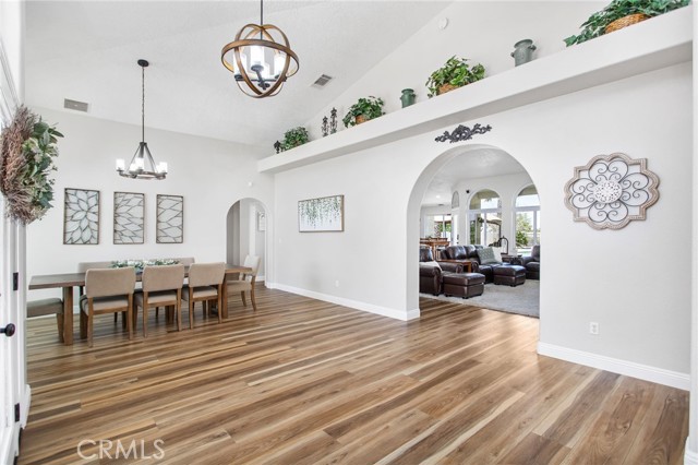 Detail Gallery Image 15 of 72 For 10978 El Centro Rd, Oak Hills,  CA 92344 - 4 Beds | 3 Baths