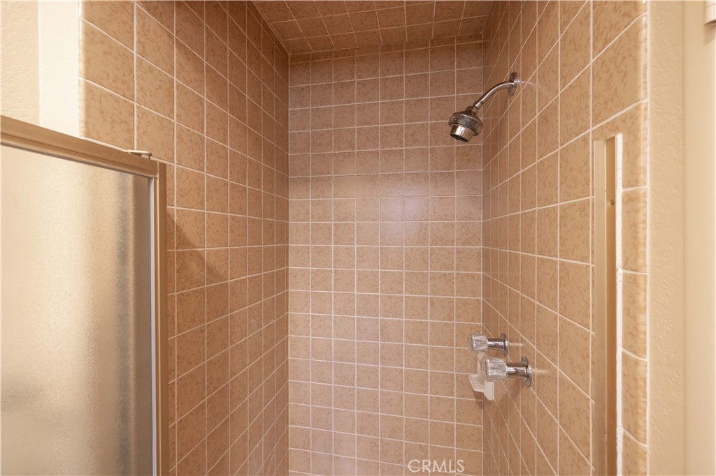 https://media.crmls.org/medias/3ffaacec-bbbe-4097-a80e-e770063ff168.jpg?preset=X-Large