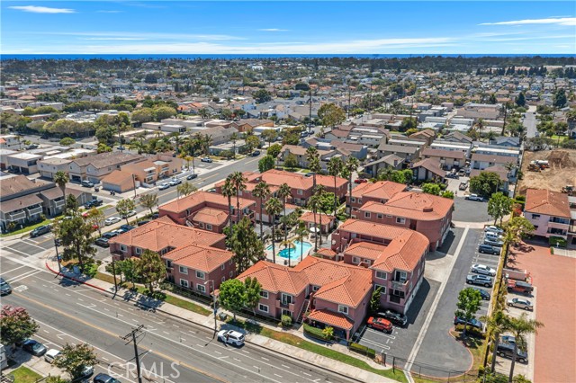 409 Utica Avenue, Huntington Beach CA: https://media.crmls.org/medias/3ffad7e2-df9d-4fa0-8686-167ffbd4b7e2.jpg