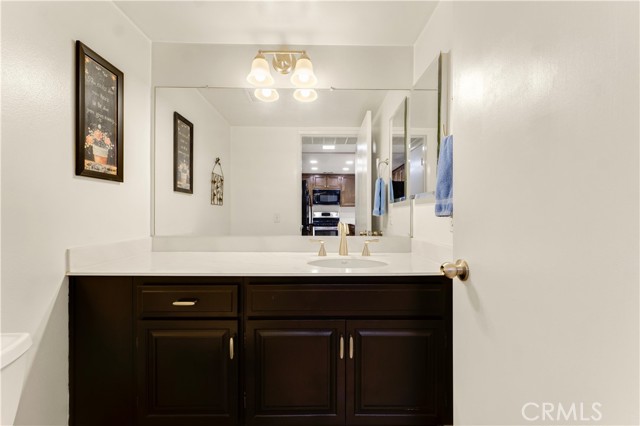 Detail Gallery Image 8 of 22 For 1864 Stow St, Simi Valley,  CA 93063 - 2 Beds | 2/1 Baths