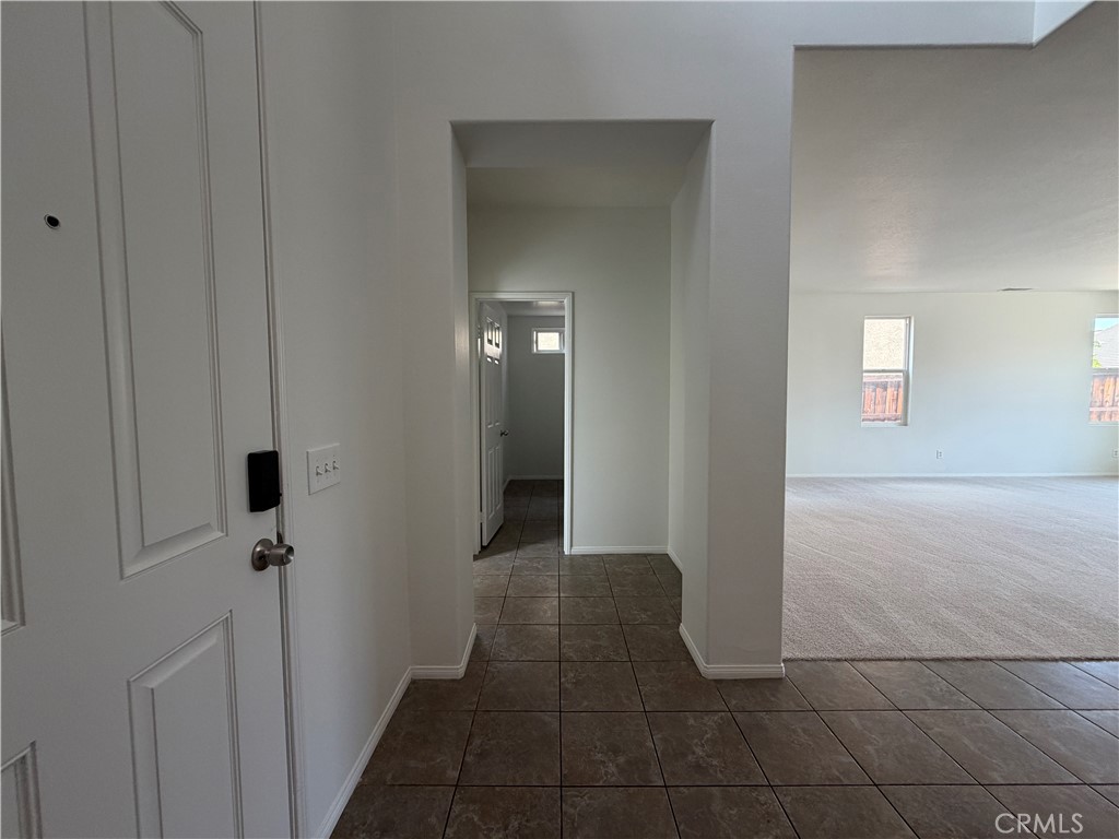 https://media.crmls.org/medias/3ffcb57b-6e08-4109-8e8d-7dcab30dbf1f.jpg?preset=X-Large