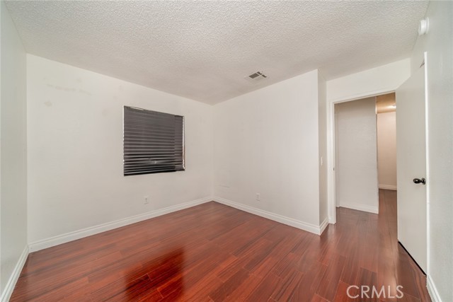 Detail Gallery Image 29 of 41 For 11327 Oakwood Dr, Fontana,  CA 92337 - 3 Beds | 2/1 Baths