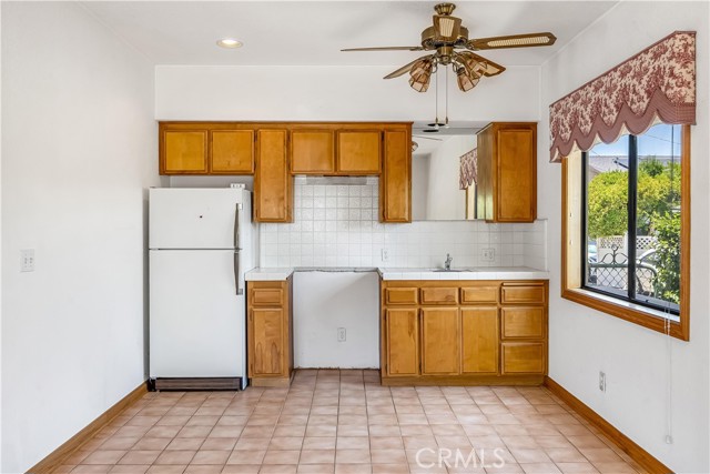 920 W Elberon Avenue, San Pedro CA: https://media.crmls.org/medias/3ffcf3e8-c6c6-43ec-9024-8e557f7205fd.jpg