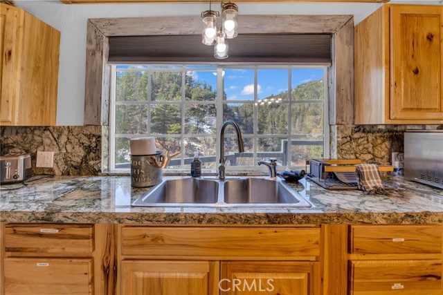 33141 Big Bear Lake Road, Running Springs, CA 92382