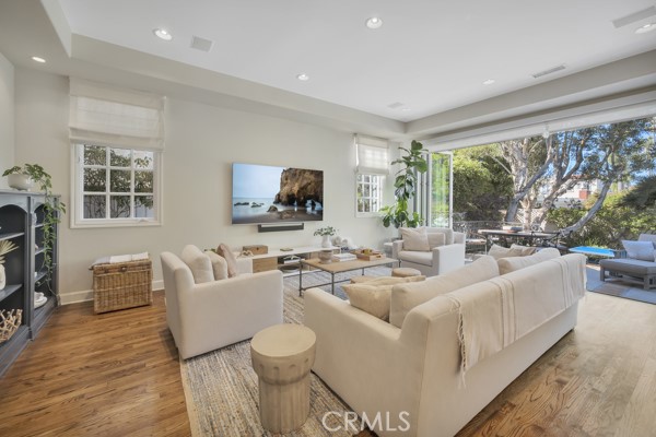2001 Agnes Rd, Manhattan Beach, California 90266, 5 Bedrooms Bedrooms, ,4 BathroomsBathrooms,Residential,For Sale,Agnes Rd,SB25239453