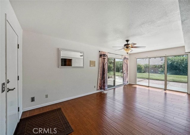 Detail Gallery Image 5 of 19 For 39812 Golfers, Palmdale,  CA 93551 - 5 Beds | 3 Baths