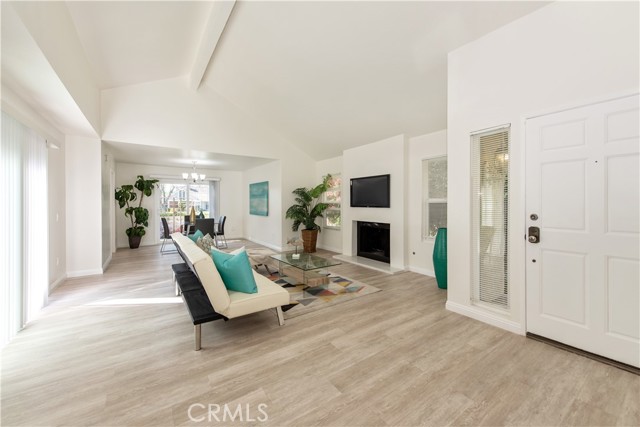 Detail Gallery Image 9 of 28 For 10 Windsong, Irvine,  CA 92614 - 3 Beds | 2 Baths