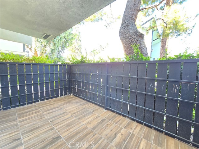 Detail Gallery Image 13 of 31 For 18645 Hatteras St #161,  Tarzana,  CA 91356 - 2 Beds | 1/1 Baths