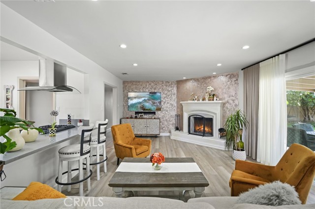 8745 Valjean Avenue, North Hills CA: https://media.crmls.org/medias/3ffe73b2-d1f1-45aa-b7f6-9a986a4b36d0.jpg
