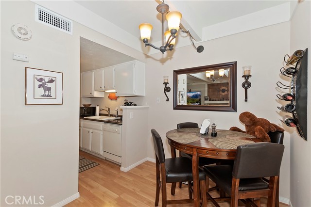 209 Cool Creek Lane, Lake Arrowhead CA: https://media.crmls.org/medias/3ffe9f2f-e1d7-45cb-aac8-999a2ff2244e.jpg
