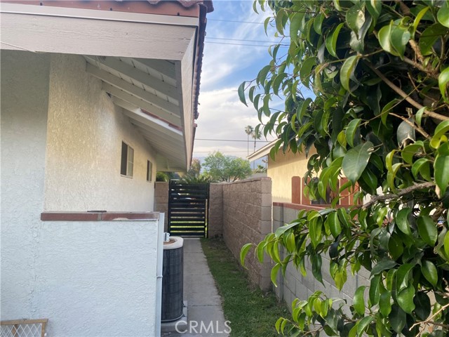 Detail Gallery Image 16 of 19 For 1776 San Bernardino Ave, Pomona,  CA 91767 - 4 Beds | 2 Baths