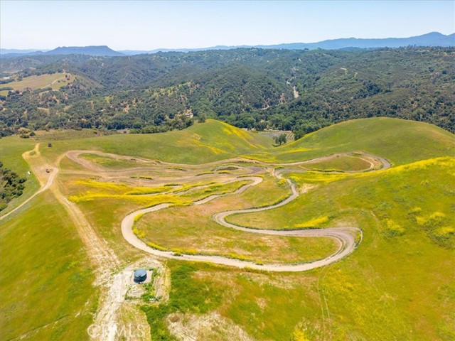 74650 Interlake Road, Bradley CA: https://media.crmls.org/medias/3ffefffc-9cb2-476e-8640-d7316413aa5b.jpg