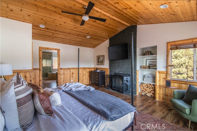 Detail Gallery Image 14 of 39 For 1002 White Mountain, Big Bear City,  CA 92314 - 4 Beds | 3/1 Baths