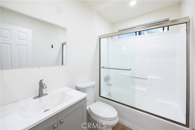 Detail Gallery Image 5 of 15 For 1132 Elm Ave #108,  Glendale,  CA 91201 - 1 Beds | 1/1 Baths