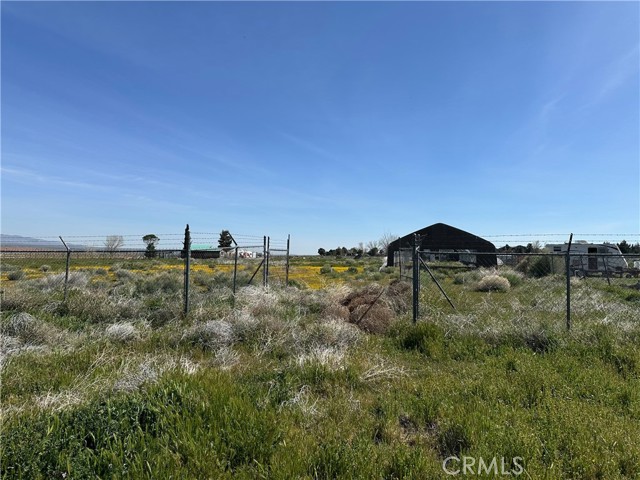 49818 290th W, Lancaster CA: https://media.crmls.org/medias/400025ae-c76f-4d51-aa21-30c813e72f96.jpg