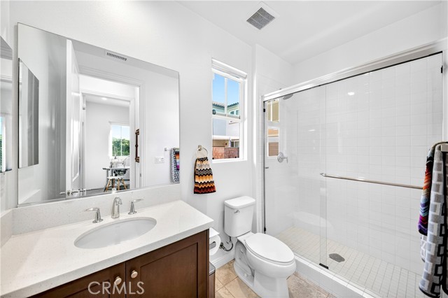 Detail Gallery Image 10 of 26 For 20851 W Acorn Circle, Porter Ranch,  CA 91326 - 4 Beds | 3 Baths