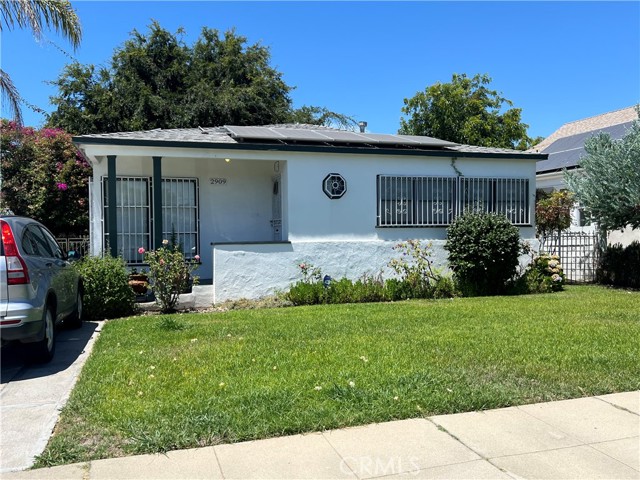 Detail Gallery Image 1 of 14 For 2909 8th Ave, Los Angeles,  CA 90018 - 3 Beds | 1 Baths