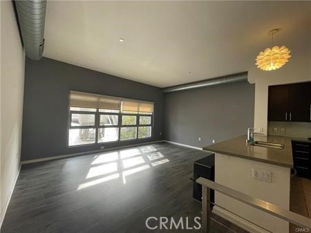 133 The Promenade N, Long Beach CA: https://media.crmls.org/medias/40014506-69c3-4a7c-9a73-3ad266c67a1c.jpg
