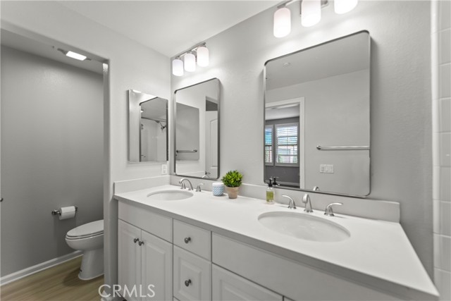 76 City Stroll, Irvine CA: https://media.crmls.org/medias/40019133-f3f3-4331-b3ac-b6658335366b.jpg