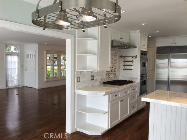 Detail Gallery Image 3 of 21 For 952 2nd. Street, Manhattan Beach,  CA 90266 - 5 Beds | 3 Baths