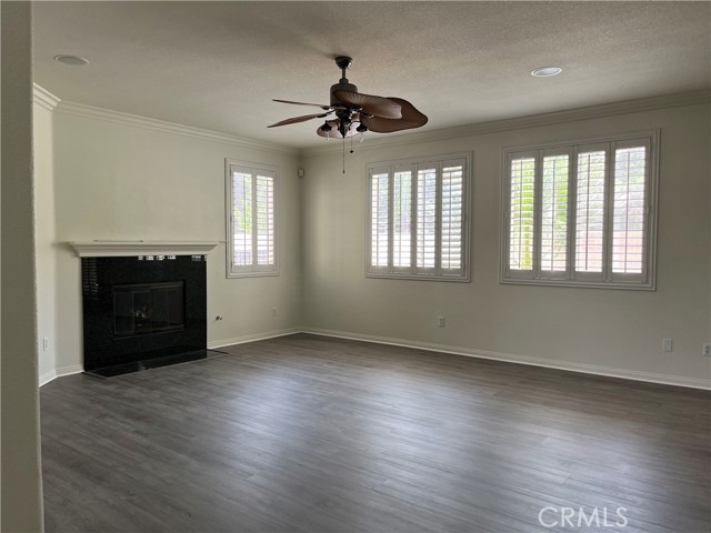 1483 Midnight Sun Drive, Beaumont CA: https://media.crmls.org/medias/4003aa6f-2b12-4303-ab31-a14c909ef815.jpg