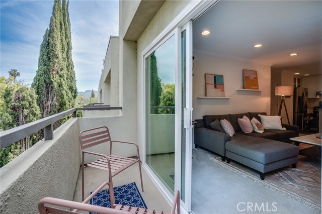 Detail Gallery Image 5 of 36 For 4702 Fulton Ave #303,  Sherman Oaks,  CA 91423 - 2 Beds | 2 Baths