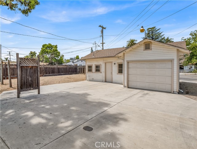 Detail Gallery Image 36 of 41 For 1005 L St, Reedley,  CA 93654 - 3 Beds | 2 Baths