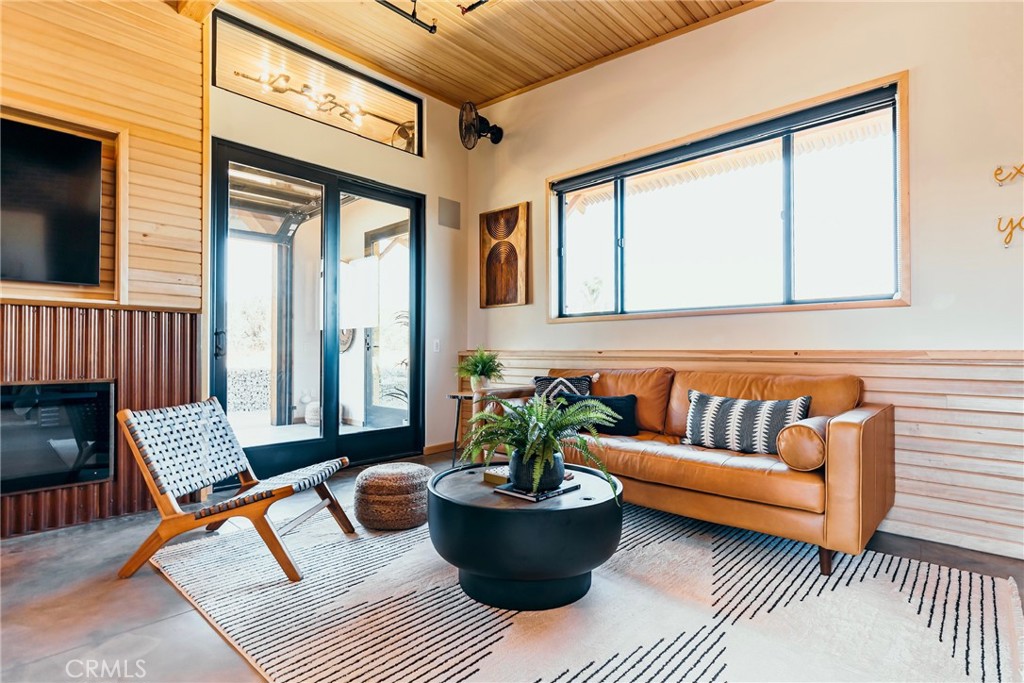 MLS #OC25041427 image #15