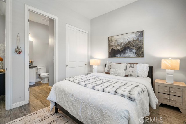 18 Goldenrod, Lake Forest CA: https://media.crmls.org/medias/4004d66e-858f-4eb8-b049-251d7433a46b.jpg