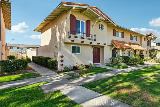 Detail Gallery Image 2 of 29 For 17232 Nisson Road #D,  Tustin,  CA 92780 - 2 Beds | 1/1 Baths